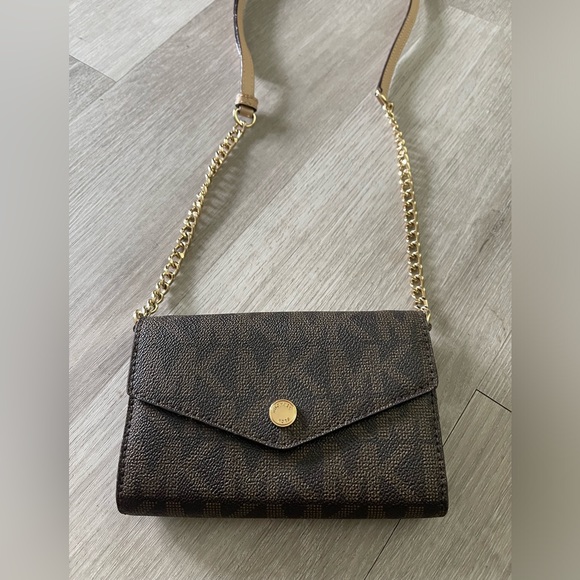- Michael Kors small/mini MK logo crossbody handbag. Brown - Picture 1 of 13